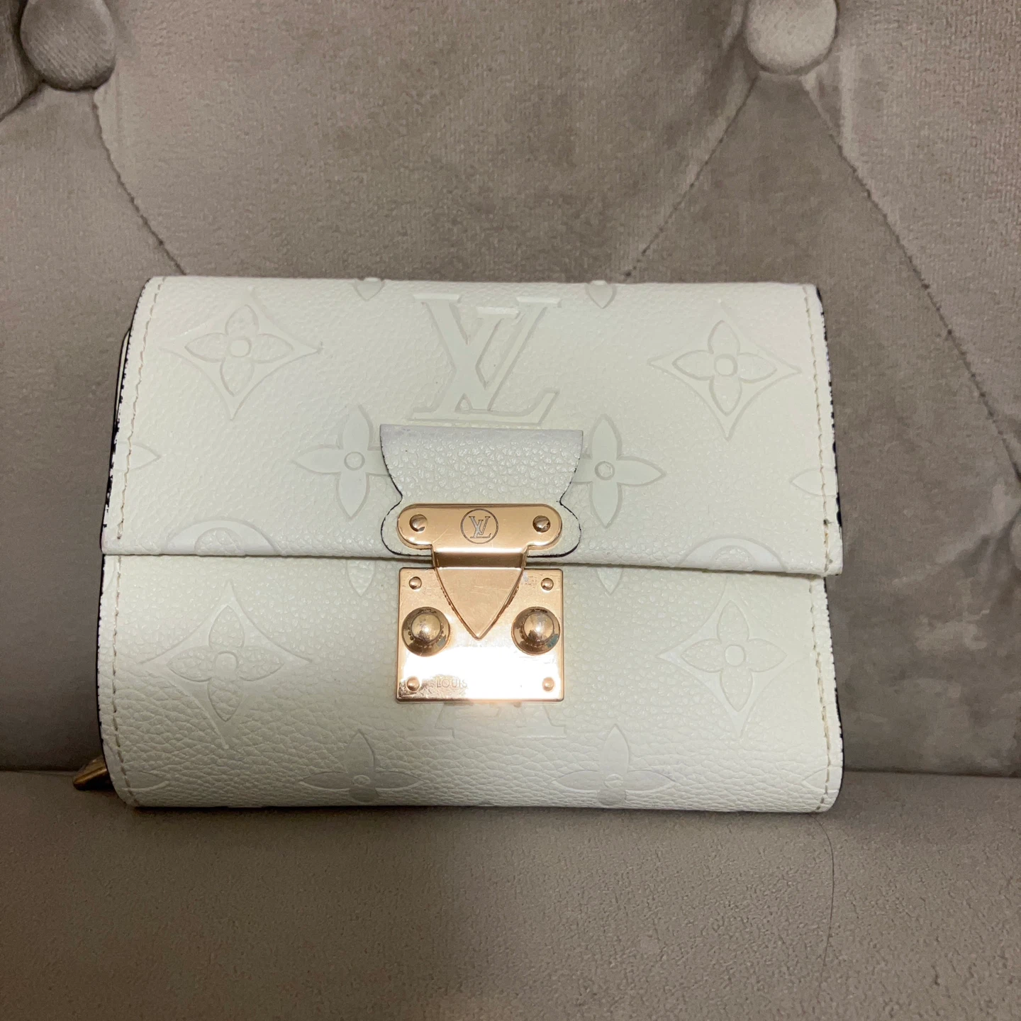 三つ折り財布