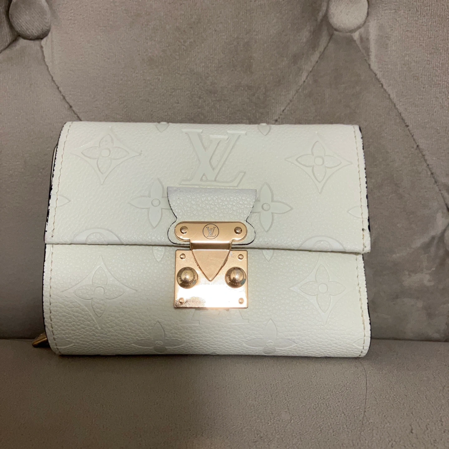 三つ折り財布