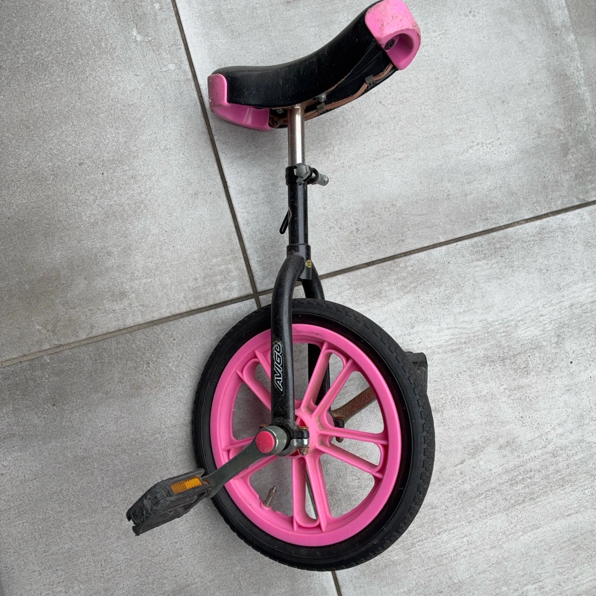 アヴィーゴ 一輪車 ピンク 14インチ