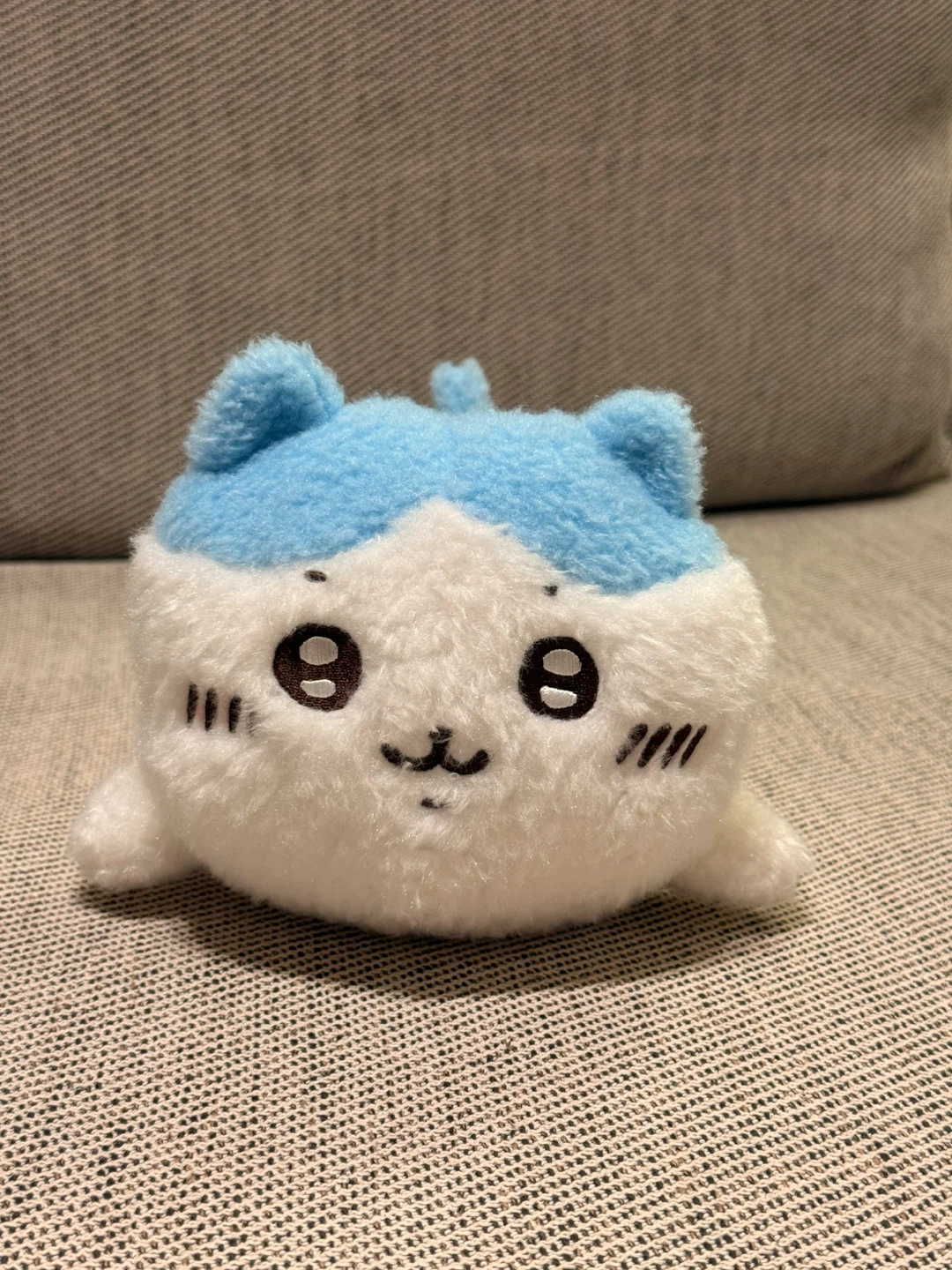 ちいかわ ほわほわぬいぐるみ ハチワレの写真2枚目