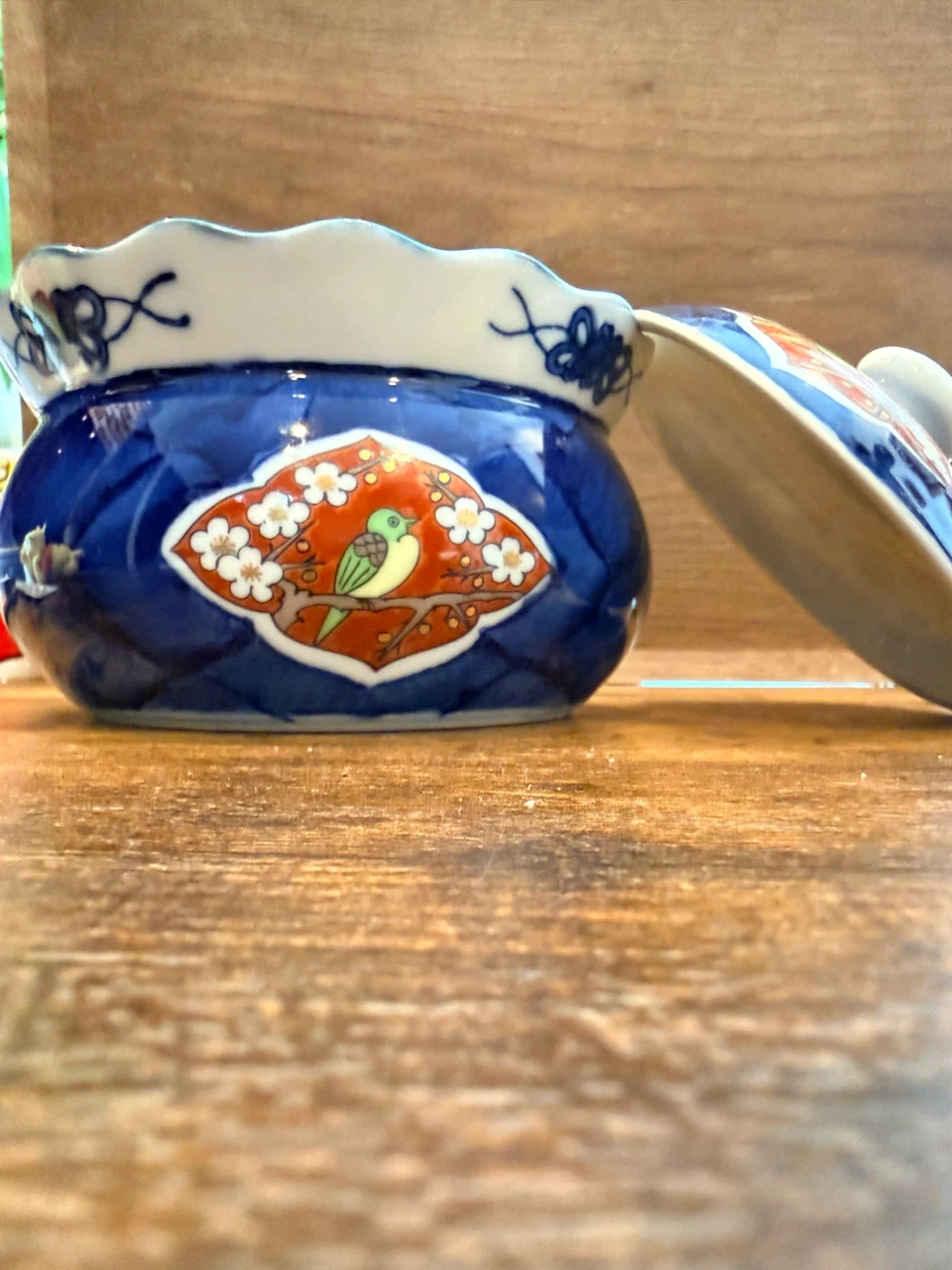 錦松梅 蓋付き陶器容器 陶磁器製の写真2枚目