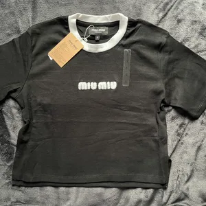 ミュウミュウ ロゴ Tシャツ ブラック Sサイズ