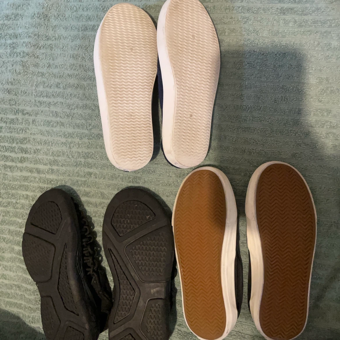 H&M子供用スニーカー 3足セットの写真2枚目
