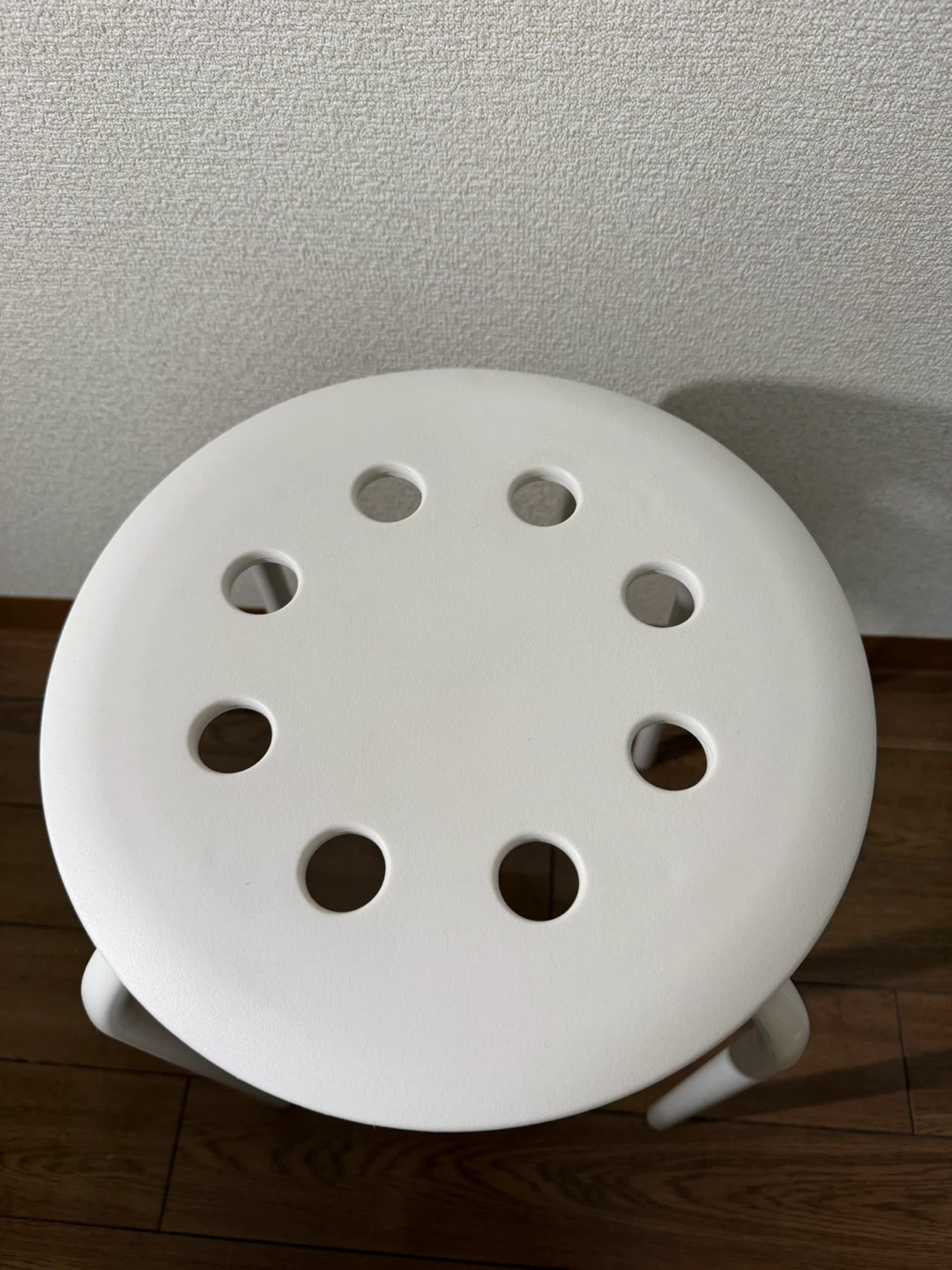 組み立て済み！2時間使用しただけ！！イケア スツール ホワイト 4脚セットの写真6枚目