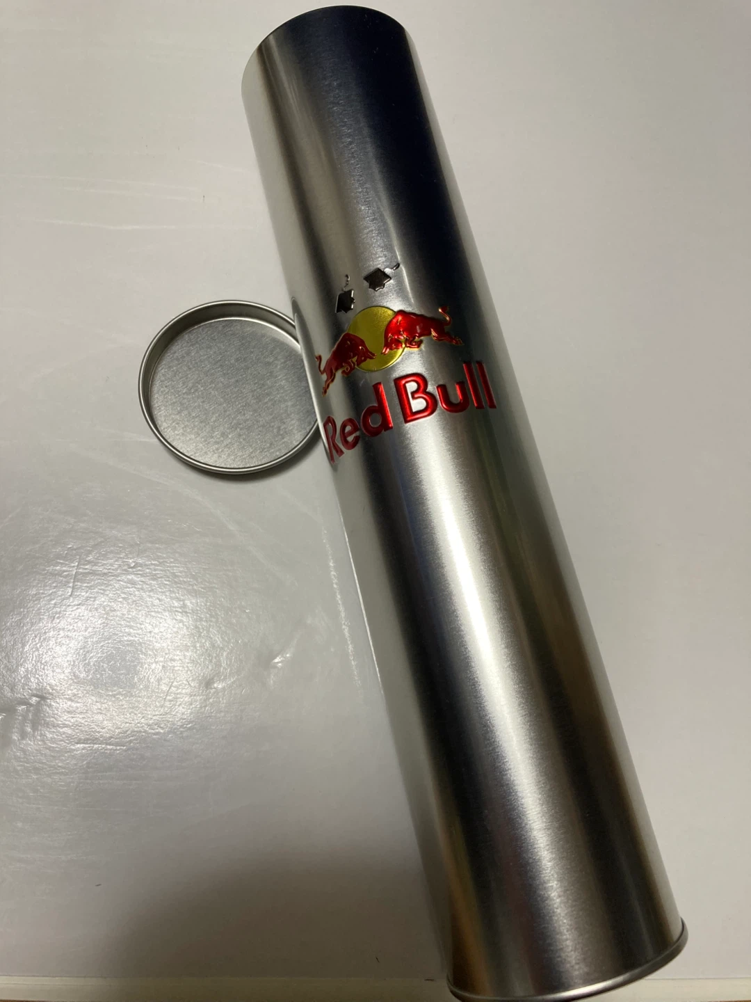 レッドブル　空き缶