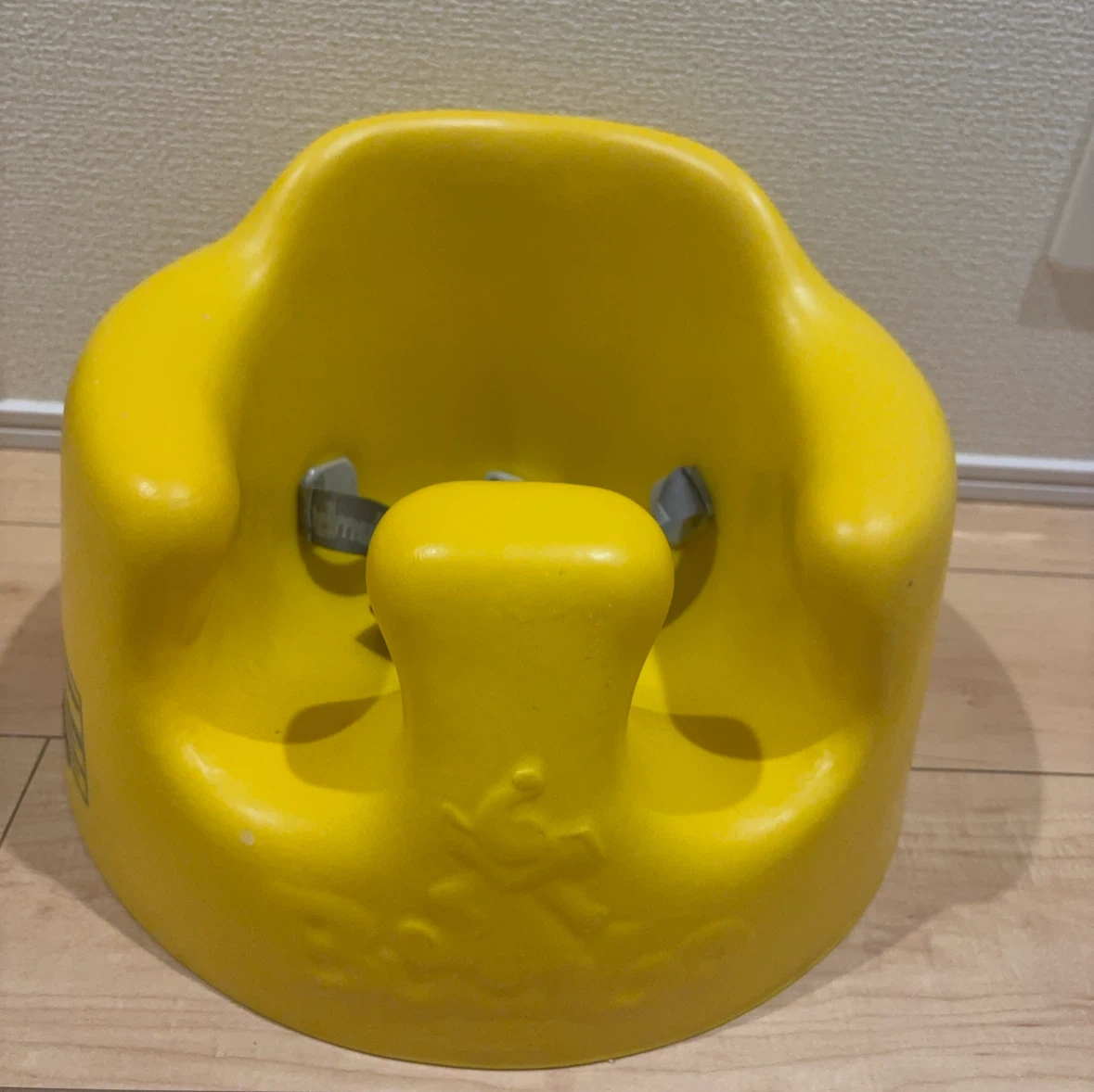 バンボ ベビーソファ テーブル付き イエローの写真3枚目