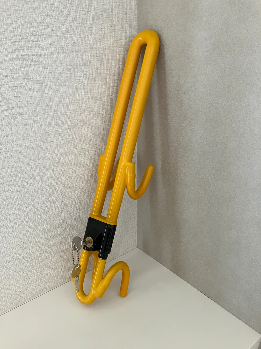 自動車用ハンドルロック