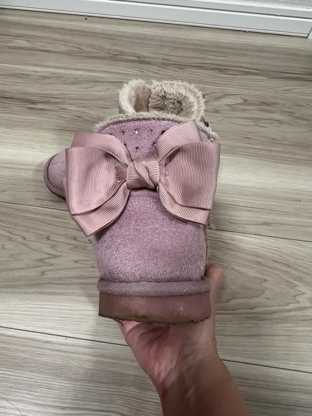 キッズ ムートンブーツ ピンク リボン付き19センチの写真3枚目