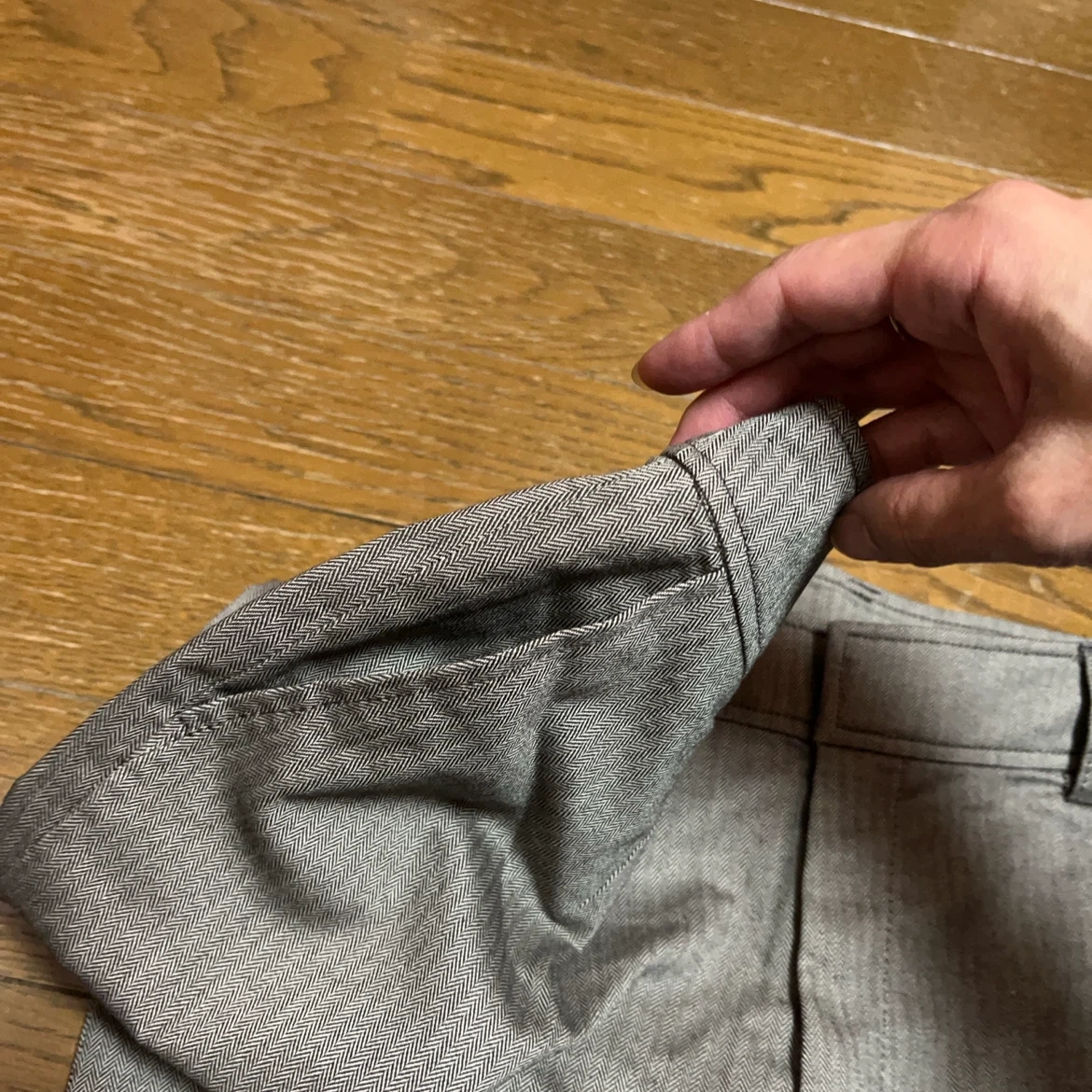 ヒロタ レディースパンツ ヘリンボーン グレーの写真3枚目