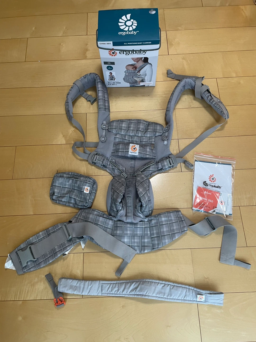 エルゴベビー オムニ360 クールエア 防寒ケープ付きの写真2枚目