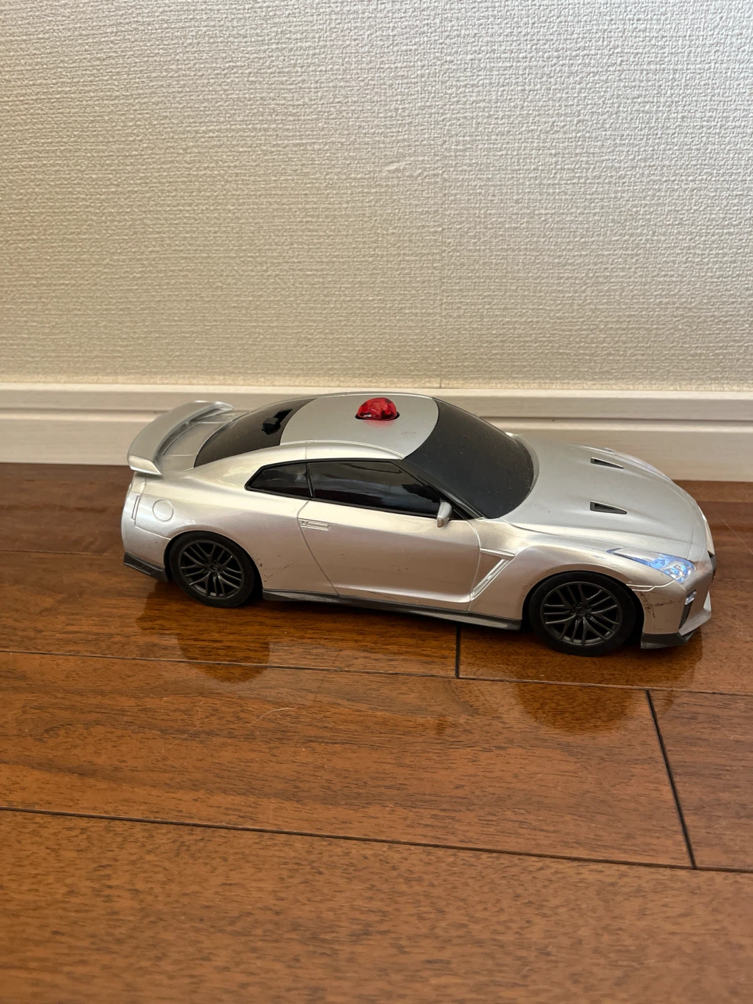 日産 GT-R パトカー シルバー
