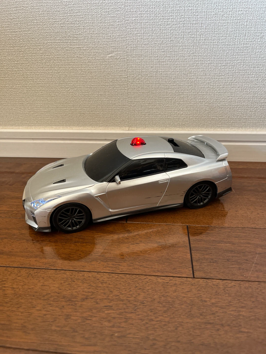 日産 GT-R パトカー シルバーの写真2枚目