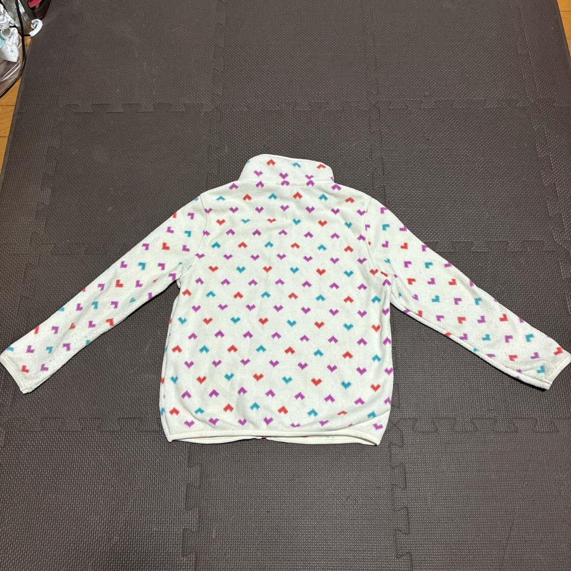 UNIQLOキッズ フリースジャケット ハート柄 120の写真2枚目
