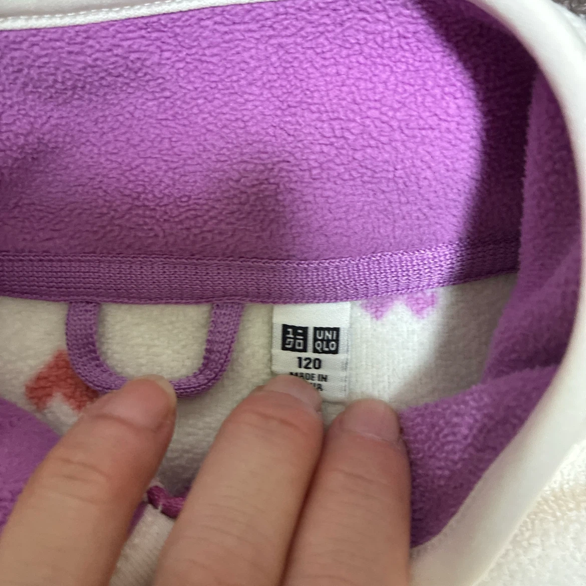 UNIQLOキッズ フリースジャケット ハート柄 120の写真3枚目