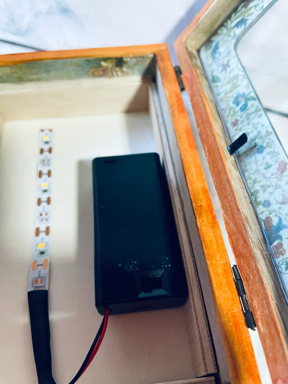 LED照明付き 木製小物入れの写真4枚目
