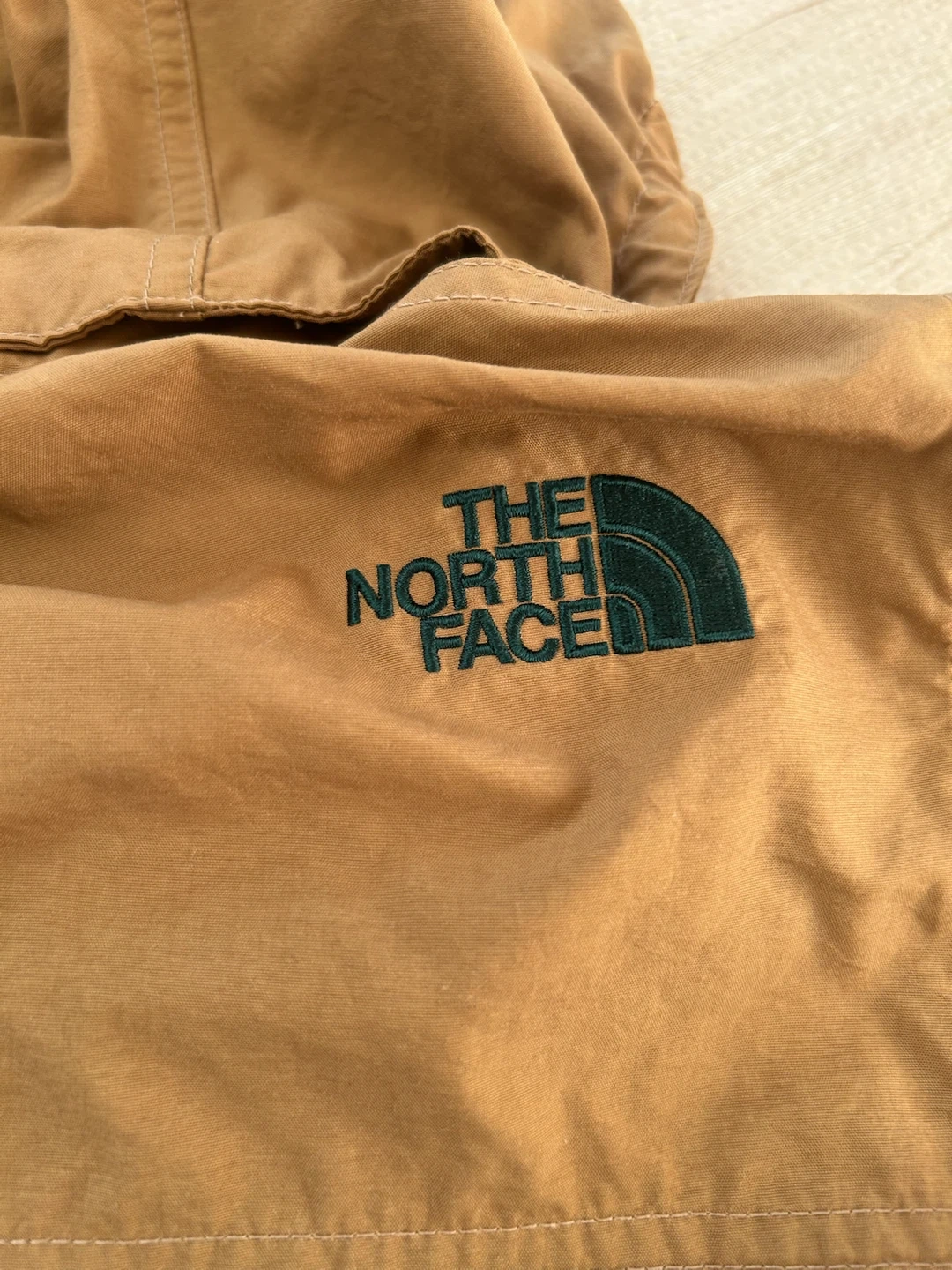 武蔵小杉★THE NORTH FACE キッズ アウター 90cm ウインドブレーカーの写真4枚目
