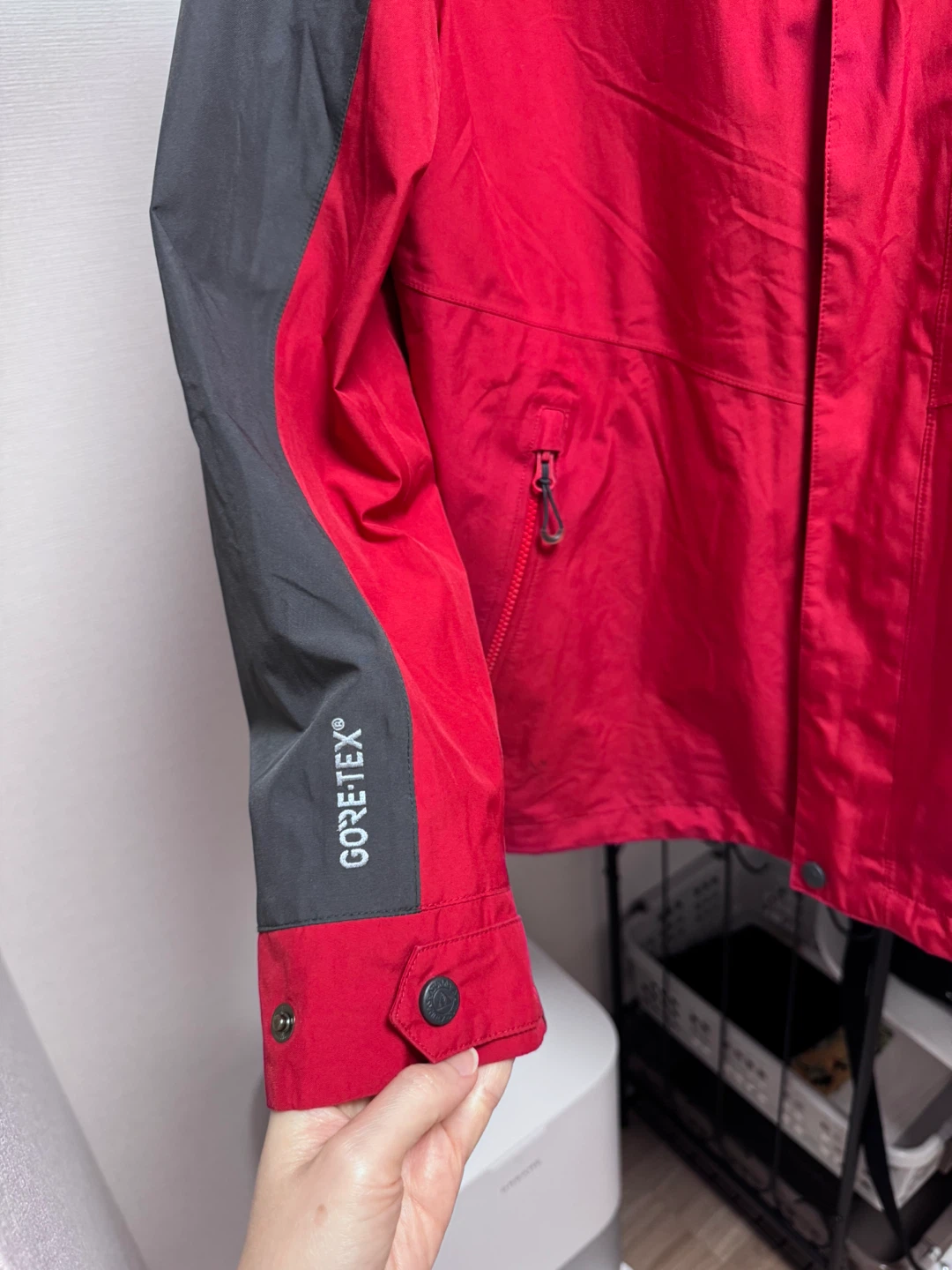 【GORE-TEX】ATUNASマウンテンパーカーの写真2枚目