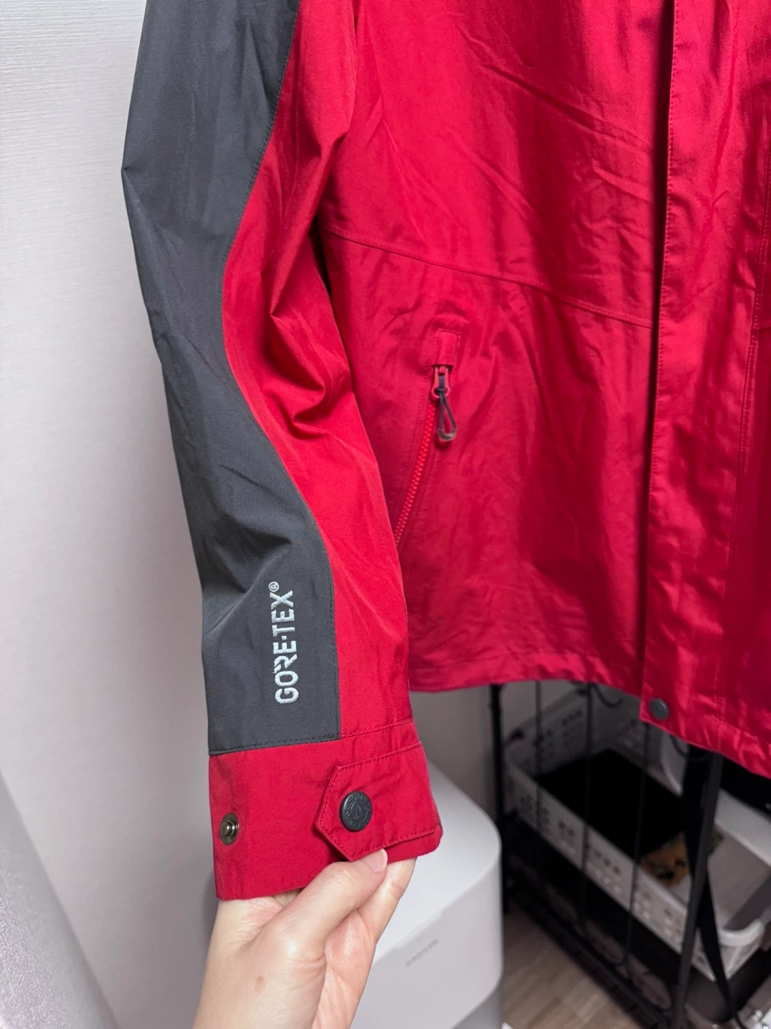 【GORE-TEX】ATUNASマウンテンパーカーの写真2枚目
