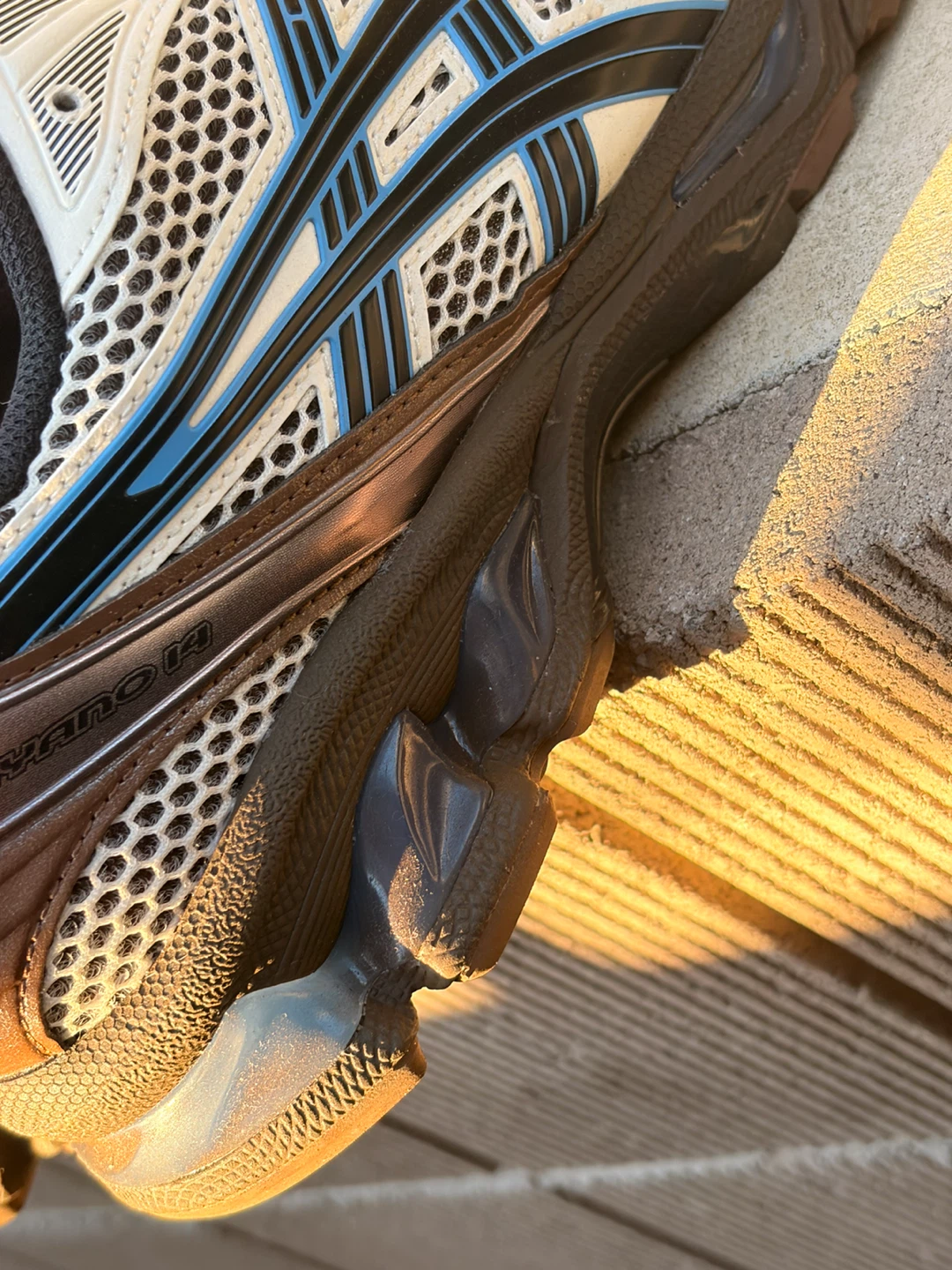 アシックス（ASICS） 人気ライフスタイルシューズ 「GEL-KAYANO 14（ゲルカヤノ 14）」の写真8枚目