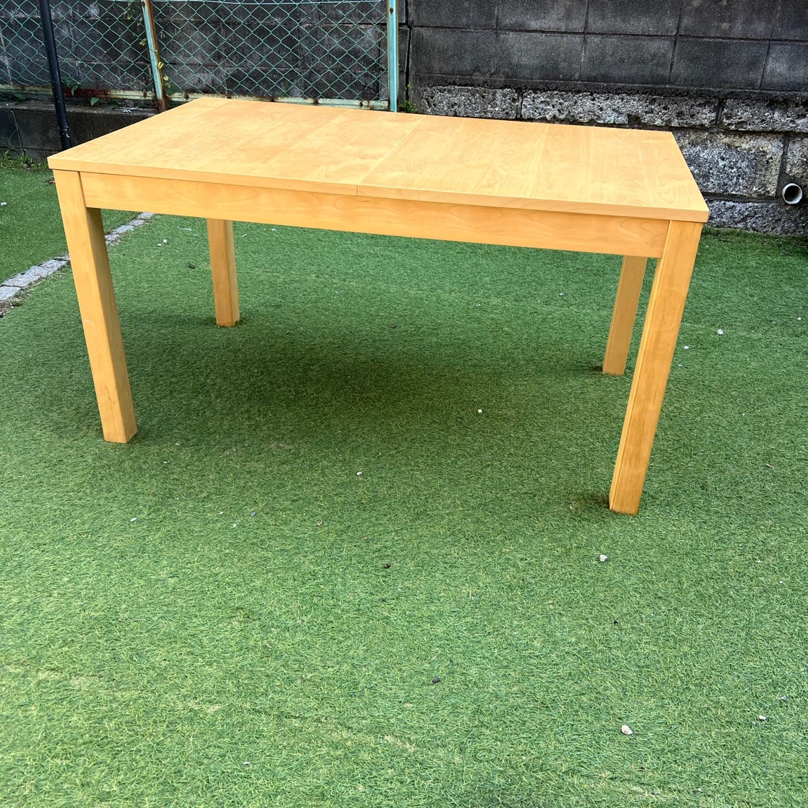 IKEA 伸長式140cm〜220cm ダイニングテーブル BJURSTA(ビュースタ)