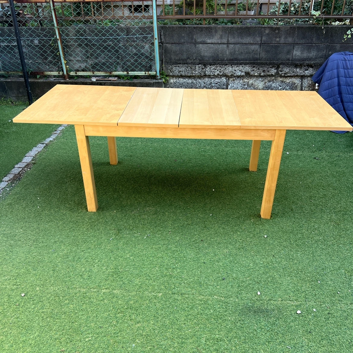 IKEA 伸長式140cm〜220cm ダイニングテーブル BJURSTA(ビュースタ)の写真2枚目