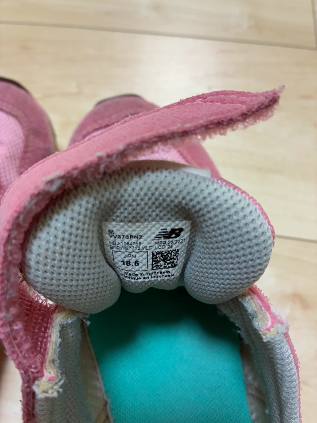 ニューバランス YV373PN2 ピンク 18.5cmの写真2枚目