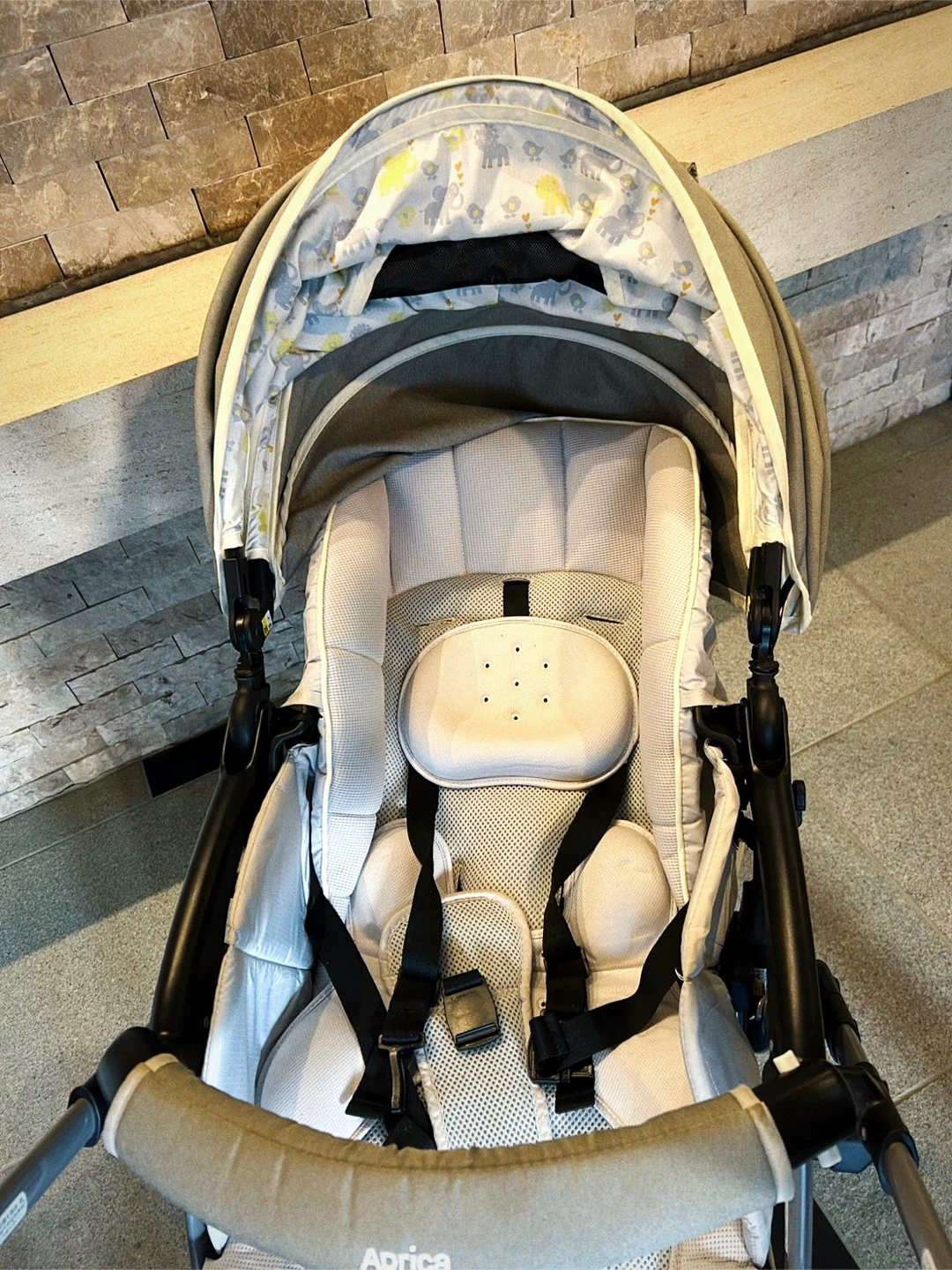 アップリカ ベビーカー 両対面式 グレーの写真3枚目