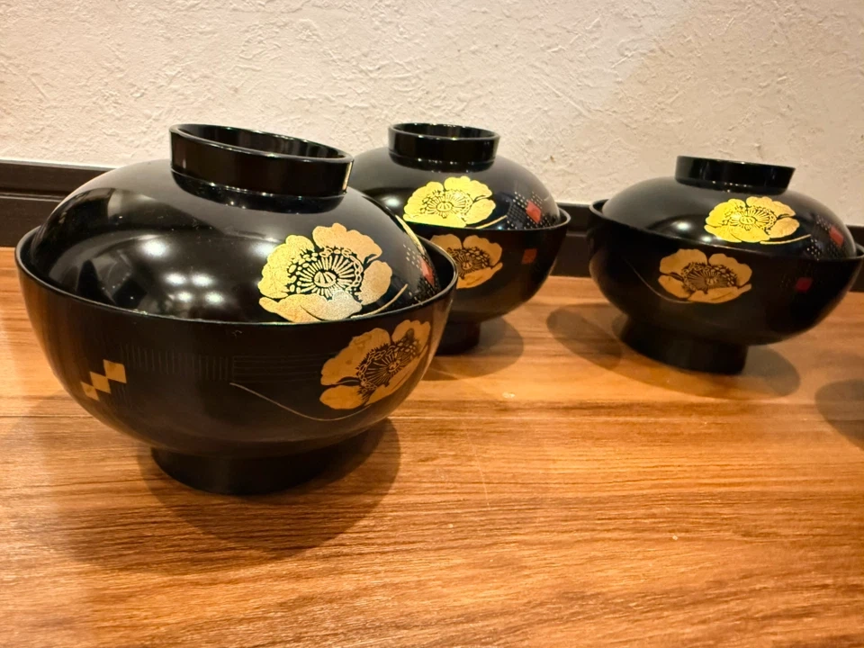 漆器 蓋付き椀 4客セット 金彩花柄