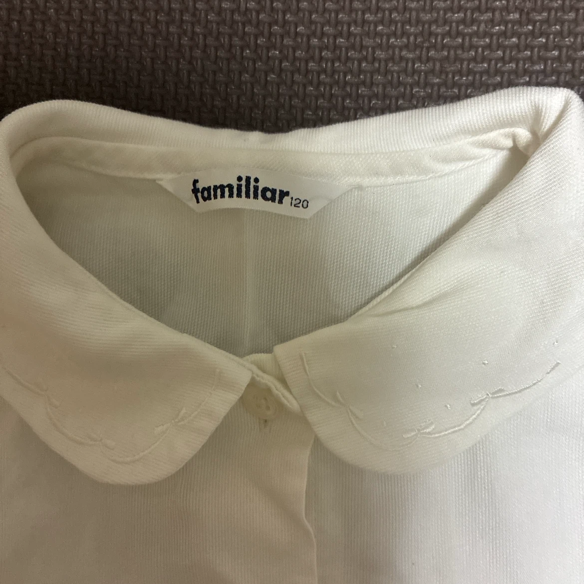 familiar ファミリア 半袖ブラウス 丸襟 ホワイト 白シャツ 120の写真3枚目