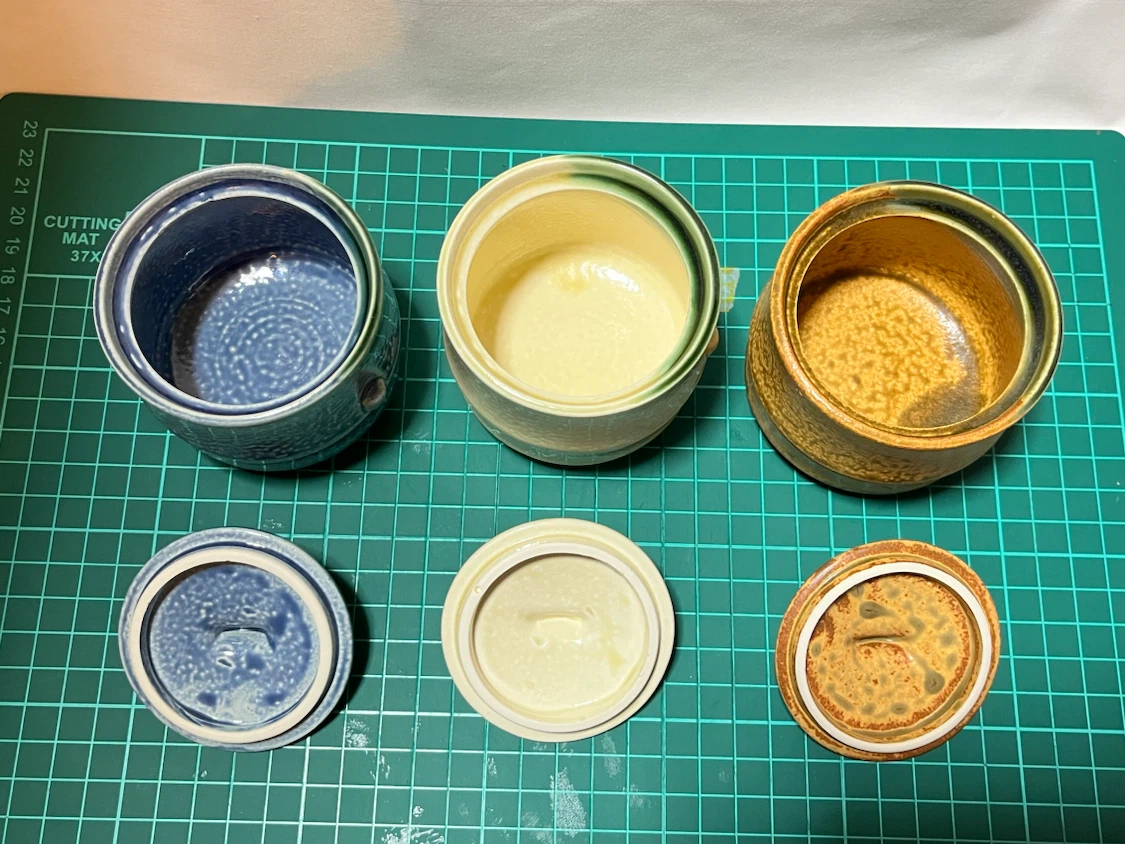 陶器製 蓋付き小鉢 3色セット 薬味入れの写真3枚目