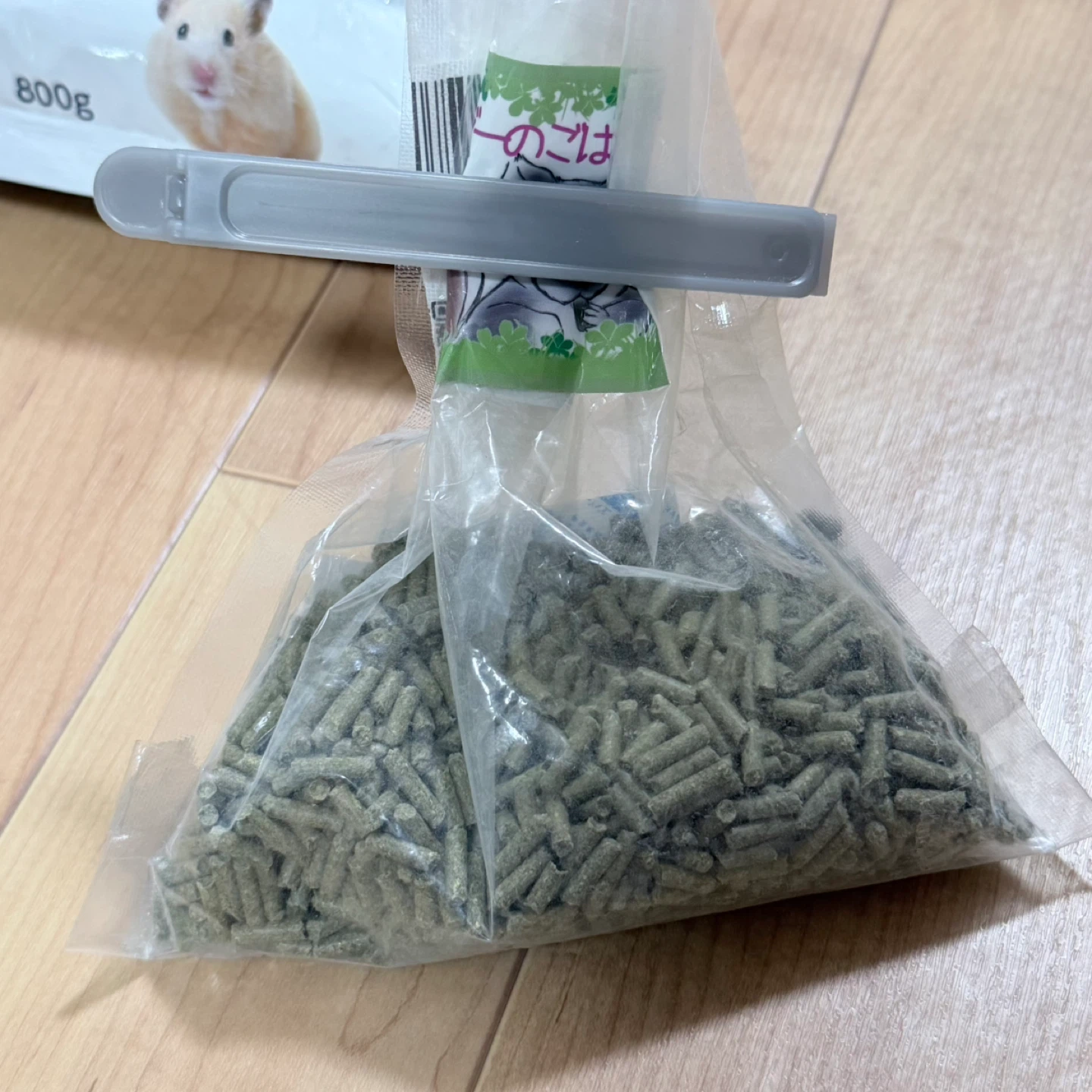 小動物用おやつ・主食4点セットの写真6枚目