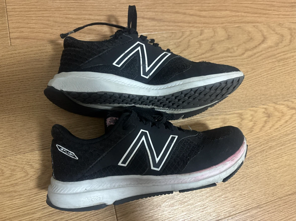 【10/10 13:00まで出品】New Balance NB FLASH ランニングシューズ 23cm レディースの写真6枚目