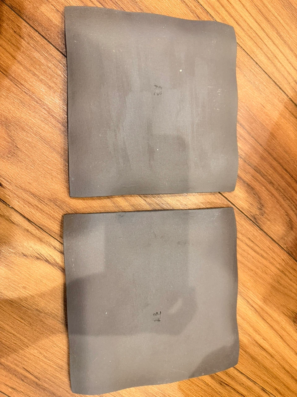 正角皿 2枚セット 陶器 銘入りの写真4枚目