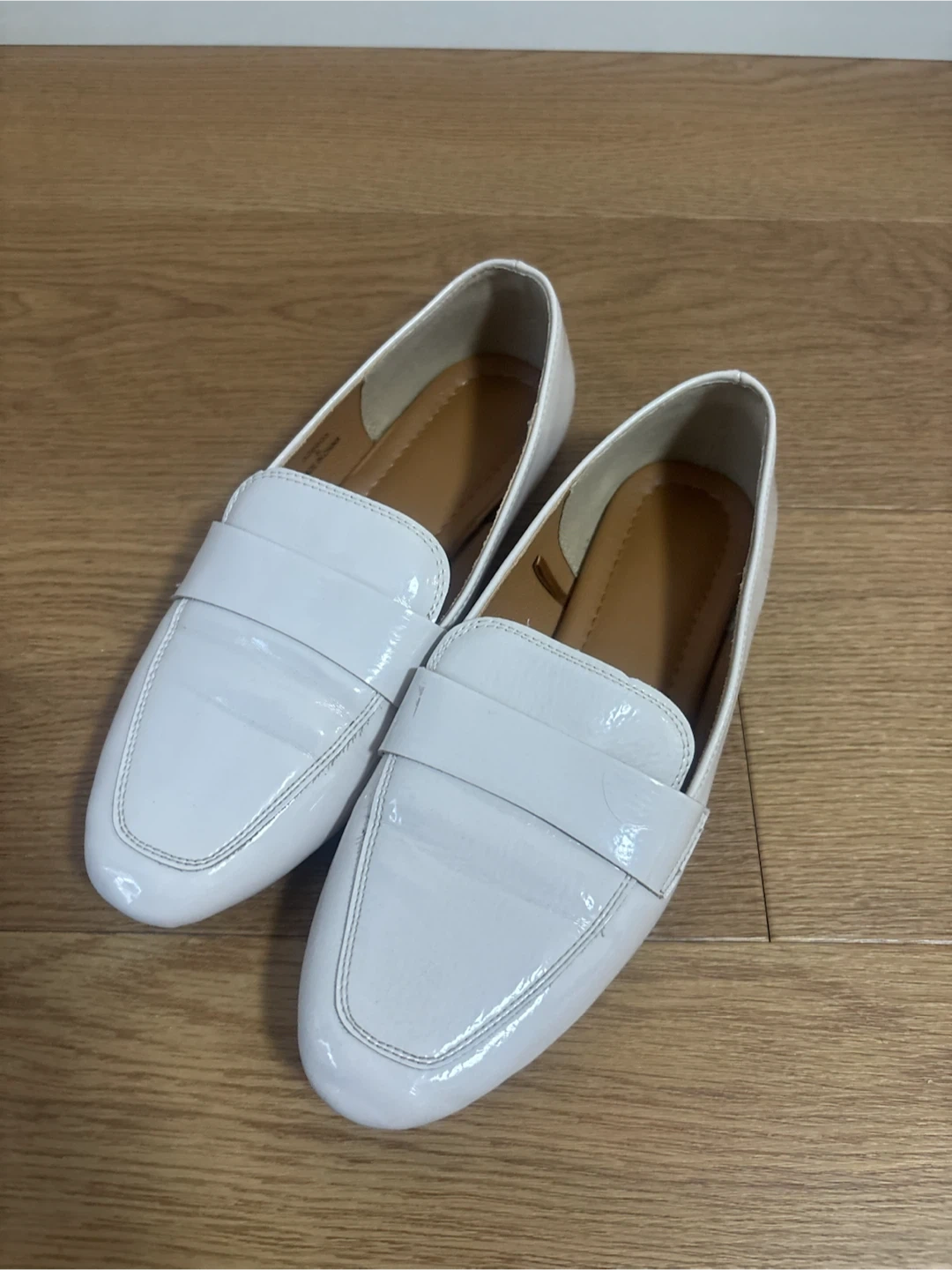 【10/10 13:00まで】GU エナメル調 ホワイト ローファー フラットシューズ Sサイズ(22.5cm)