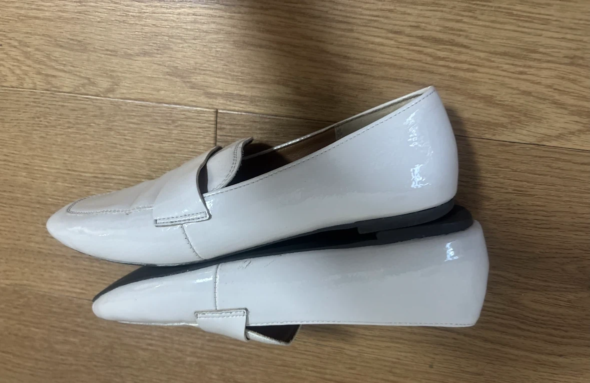 【10/10 13:00まで】GU エナメル調 ホワイト ローファー フラットシューズ Sサイズ(22.5cm)の写真3枚目