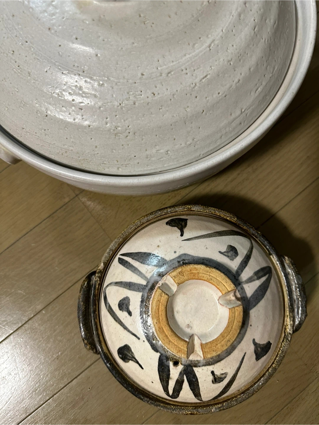10/10¥500 土鍋 ホワイト 陶器 5〜6人用?の写真5枚目