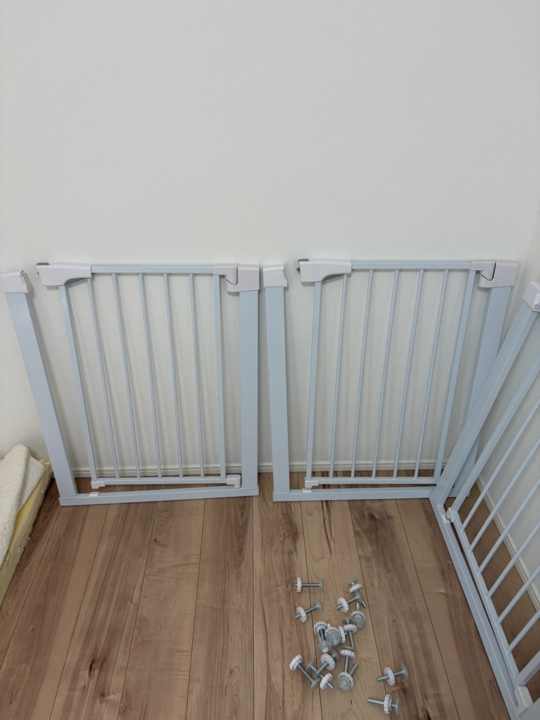 【バラ売り可】ベビーゲート4台セット 突っ張り式 M・L各2台 ホワイト 階段・キッチン用の写真4枚目