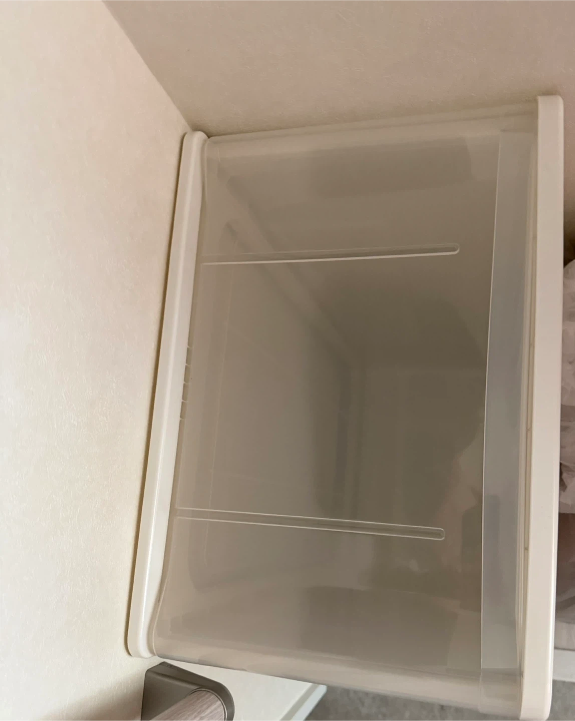 プラスチック収納ケースの写真2枚目