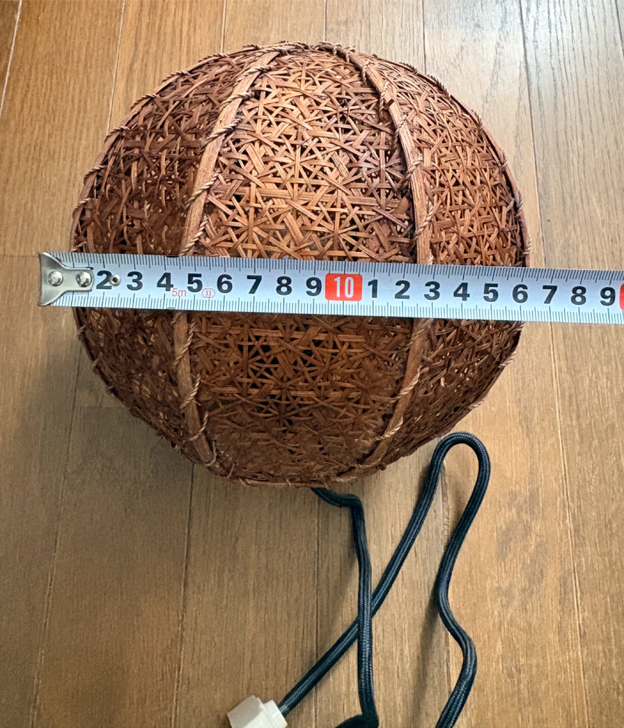 竹編み ペンダントライト 球体 照明の写真9枚目