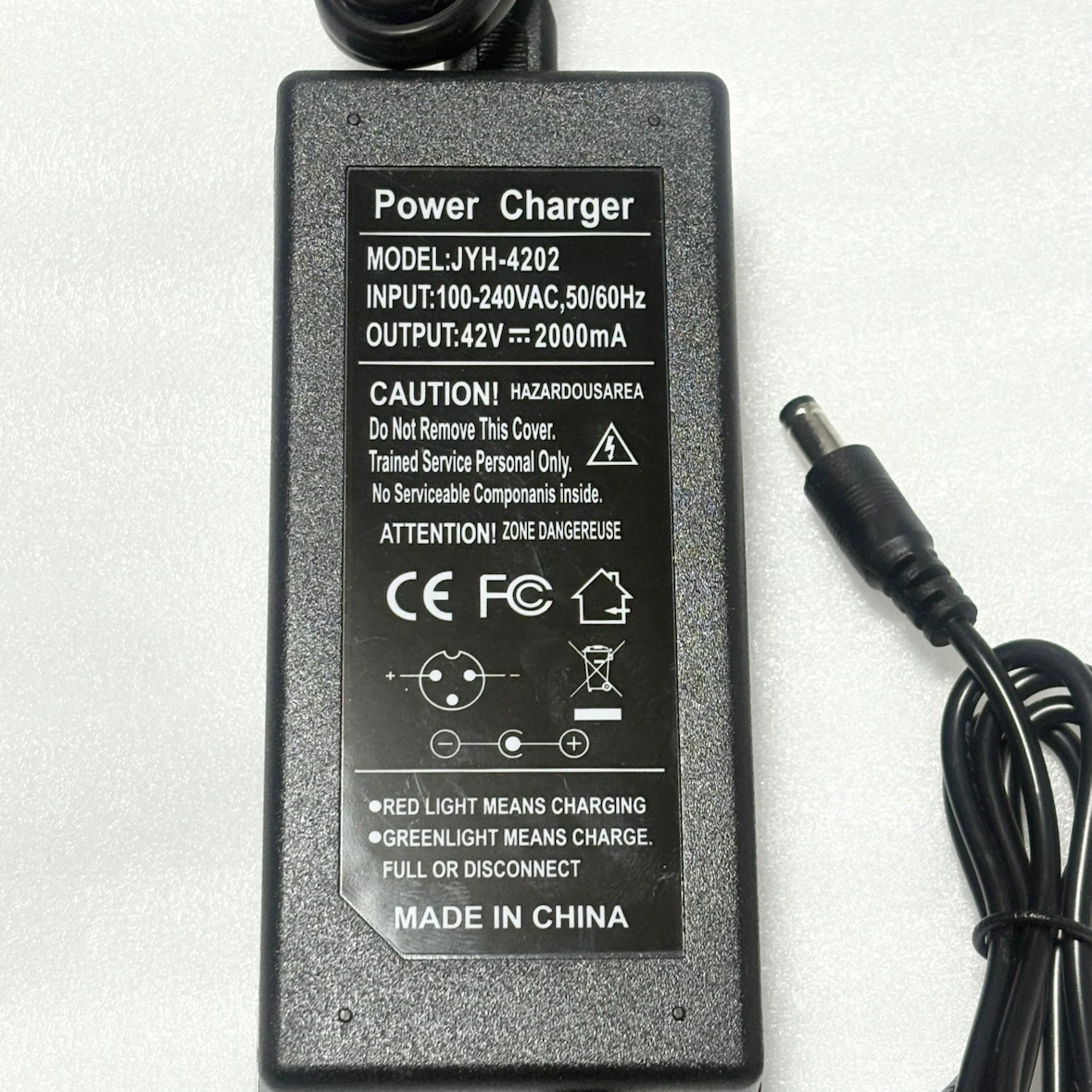 電動アシスト自転車用バッテリーチャージャー充電器 42V 2Aの写真3枚目