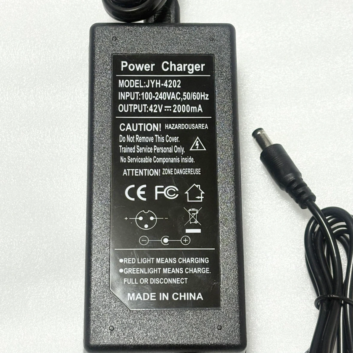 電動アシスト自転車用バッテリーチャージャー充電器 42V 2Aの写真3枚目