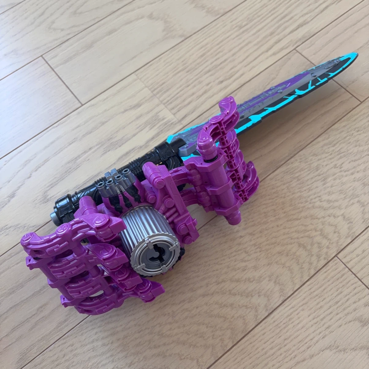王様戦隊キングオージャー スパイダークモノスの変身武器「DXクモノスレイヤー仮面ライダー 変身武器 パープル