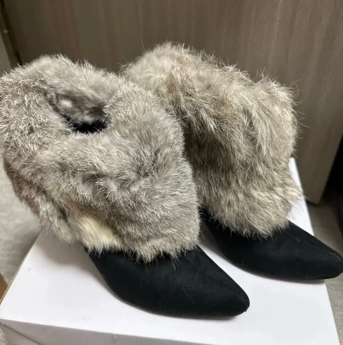 10/11¥¥3000→2000 ファー付きショートブーツ ブラックの写真2枚目