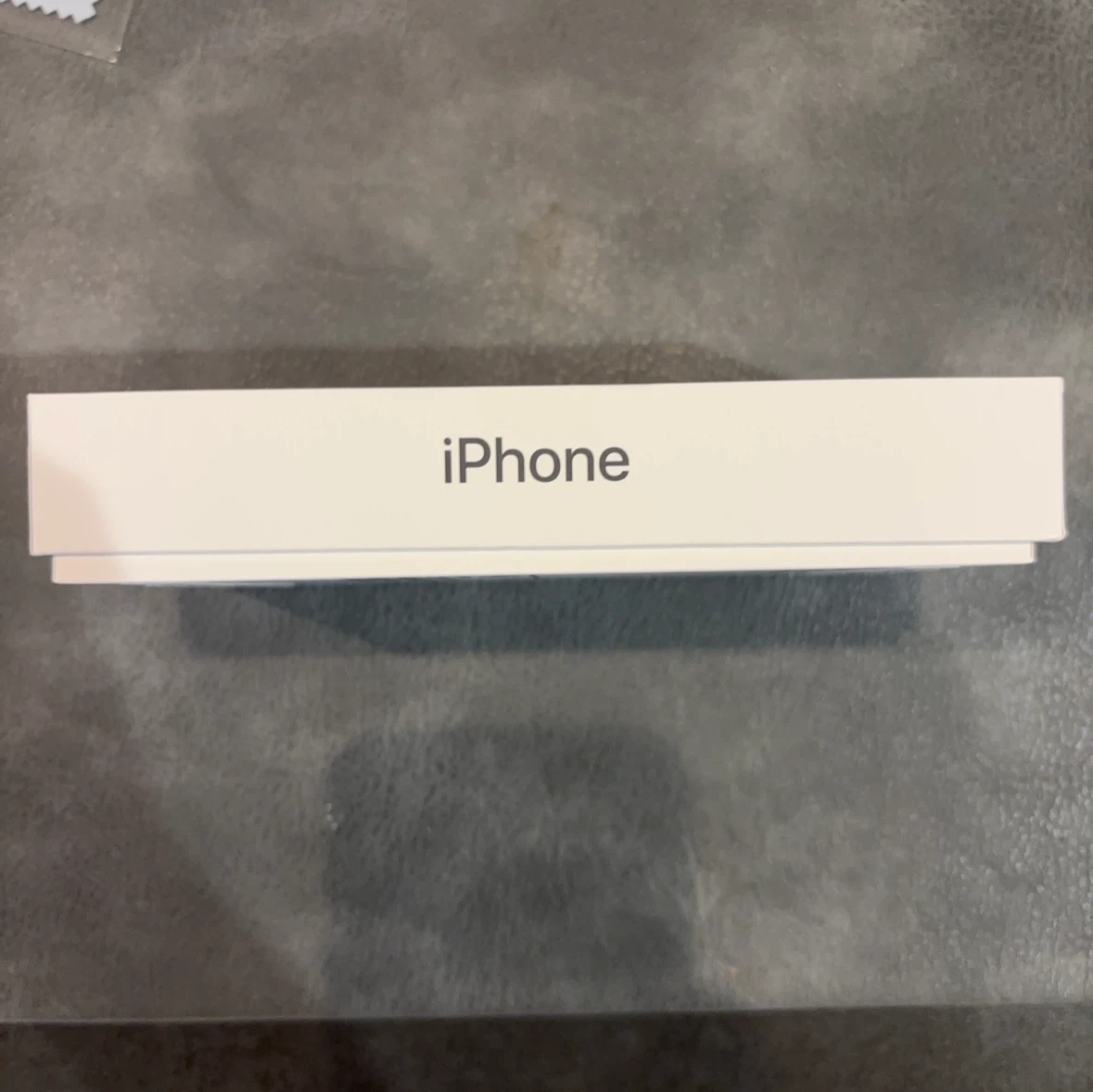 【箱のみ】アップル iPhone 17e 256GB ブラックの写真2枚目