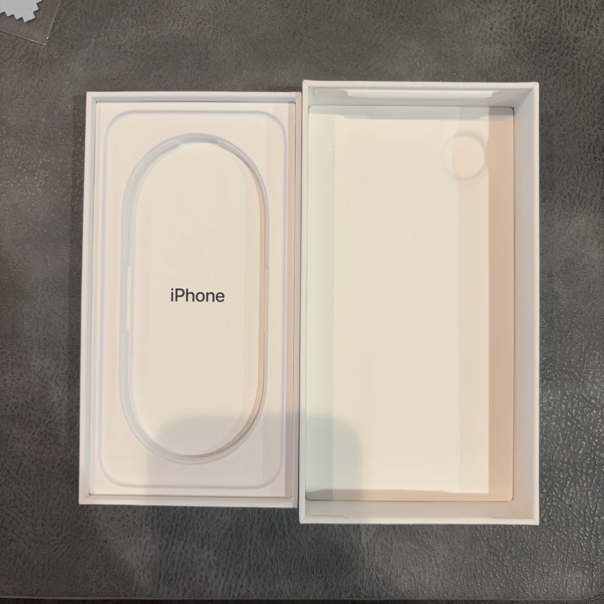 【箱のみ】アップル iPhone 17e 256GB ブラックの写真5枚目