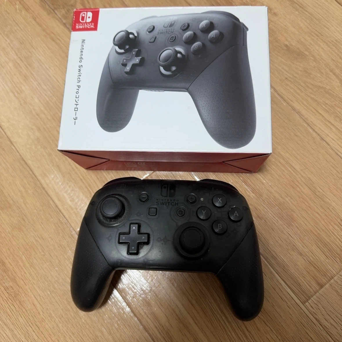任天堂スイッチ 本体とプロコン2個セット+128GB SDカード入りの写真3枚目