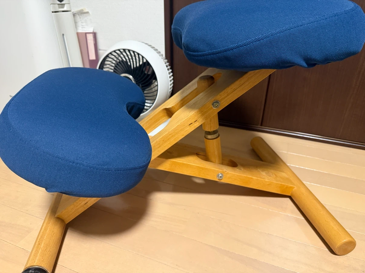 バランスチェア 学習椅子 青 木製