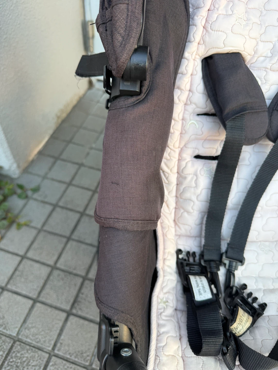 <無料で譲ります> エアバギー ベビーカー ココブレーキ 付属品多数の写真5枚目