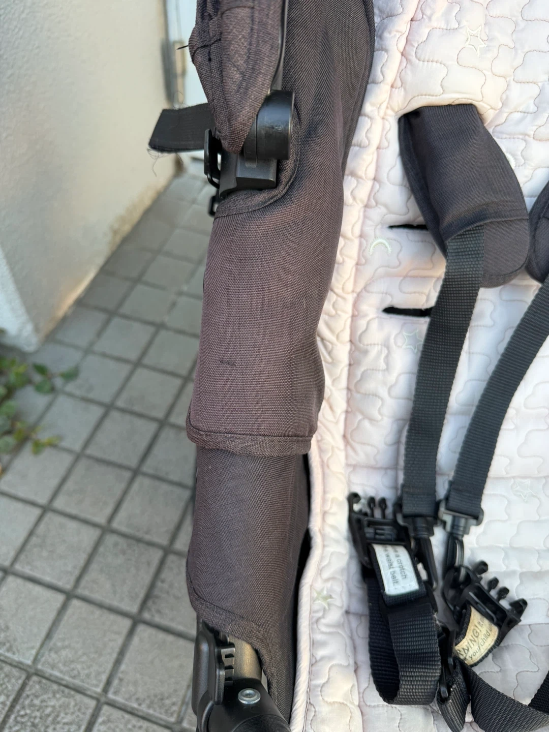 <無料で譲ります> エアバギー ベビーカー ココブレーキ 付属品多数の写真5枚目