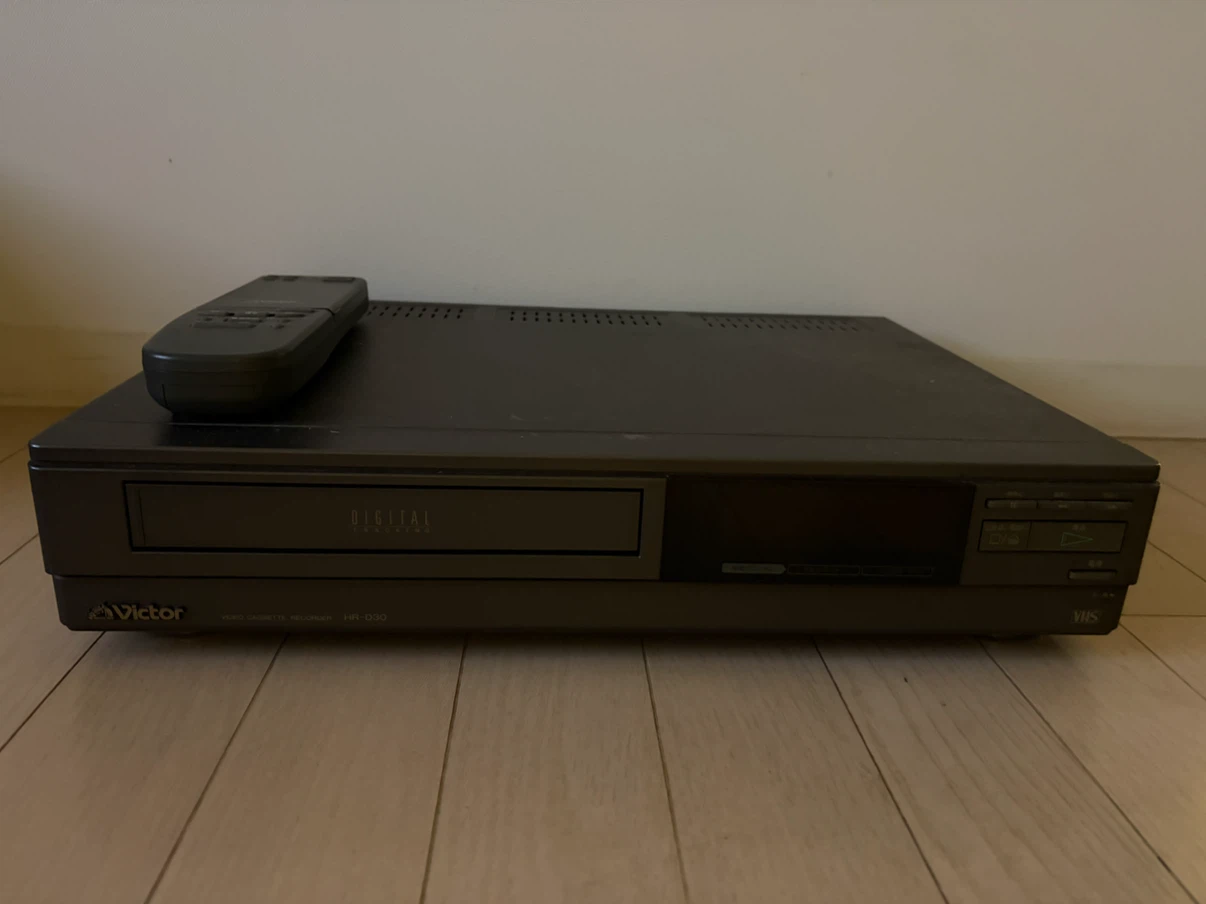 昭和レトロ　ビクター VHSビデオデッキ HR-D30の写真3枚目